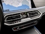 BMW X5 xDrive45e High Executive M Sport 395Pk Automaat (FULL OPTION, SKYLOUNGE PANORAMADAK, ALCANTARA HEMELBEKLEDING, M PAKKET, LUCHTVERING, APPLE CARPLAY, COMFORT ZETELS, LASER LED, ADAPTIVE CRUISE, HARMAN/KARDON, STUUR/STOELVERWA