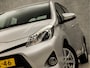 Toyota Yaris 1.5 Full Hybrid Sport Automaat (NAVIGATIE, CAMERA, CLIMATE, STUURWIELBEDIENING, CRUISE, BLUETOOTH, NIEUWE APK, NIEUWSTAAT)