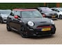 MINI John Cooper Works Mini 2.0 Chili / Panoramadak / JCW Stoelen / 18'' / Harman Kardon / Groot Navi. / Parkeerhulp V+A / Stoelverwarming / Cruise Control