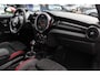 MINI John Cooper Works Mini 2.0 Chili / Panoramadak / JCW Stoelen / 18'' / Harman Kardon / Groot Navi. / Parkeerhulp V+A / Stoelverwarming / Cruise Control