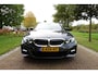 BMW 3-Serie Touring 320i High Executive M-SPORT | Pano | LED | CarPlay | Stoelverw. | Elektr. klep | Camera |