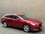 Mazda 6 Sportbreak 2.0 HP 165pk TS+ | Apple CarPlay | Climate control | Cruise control | Lane assist | Stoelverwarming | Bi-Xenon | Trekhaak | 19 inch LMV | PDC | Volledig onderhouden