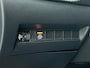 Peugeot e-208 EV Style 50 kWh 136pk Automaat | 3-Fase Laden | Navigatie via Apple Carplay/Android Auto | Climate Control | Cruise Control | Parkeersensoren Achter | DAB Ontvanger | LED Koplampen | Lederen Stuurwiel |