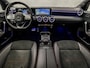 Mercedes-Benz A-klasse 200 Premium Plus AMG Automaat 164Pk (APPLE CARPLAY, PANORAMADAK, BURMESTER, SFEERVERLICHTING, STOELVERWARMING, CAMERA, SPORTSTOELEN, NIEUWE APK, NIEUWSTAAT)