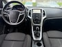 Opel Astra 1.4 Turbo Color Edition met parkeersensoren en navigatie en bluetooth telefoon / media en airco