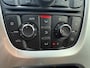 Opel Astra 1.4 Turbo Color Edition met parkeersensoren en navigatie en bluetooth telefoon / media en airco
