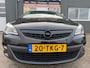 Opel Astra 1.4 Turbo Color Edition met parkeersensoren en navigatie en bluetooth telefoon / media en airco