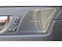 Volvo XC60 2.0 T6 Phev AWD Ultra Dark MY 2026 - 20” Wielen - Panoramadak - Lighting –Head up - H/K Audio - 360 Camera - Alarm - Climate - Full led koplampen –Donkere hemel