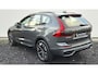 Volvo XC60 2.0 T6 Phev AWD Ultra Dark MY 2026 - 20” Wielen - Panoramadak - Lighting –Head up - H/K Audio - 360 Camera - Alarm - Climate - Full led koplampen –Donkere hemel