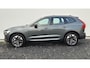 Volvo XC60 2.0 T6 Phev AWD Ultra Dark MY 2026 - 20” Wielen - Panoramadak - Lighting –Head up - H/K Audio - 360 Camera - Alarm - Climate - Full led koplampen –Donkere hemel