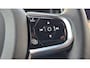Volvo XC60 2.0 T6 Phev AWD Ultra Dark MY 2026 - 20” Wielen - Panoramadak - Lighting –Head up - H/K Audio - 360 Camera - Alarm - Climate - Full led koplampen –Donkere hemel