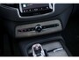 Volvo XC90 2.0 T8 Recharge AWD Ultimate Dark | Long Range | Luchtvering | 22" | Trekhaak | Bowers & Wilkins | Adaptieve Cruise Control | Panoramisch schuif/kanteldak | 360° Camera | Head-Up Display | Geventileerde/Massagestoelen |