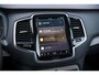 Volvo XC90 2.0 T8 Recharge AWD Ultimate Dark | Long Range | Luchtvering | 22" | Trekhaak | Bowers & Wilkins | Adaptieve Cruise Control | Panoramisch schuif/kanteldak | 360° Camera | Head-Up Display | Geventileerde/Massagestoelen |