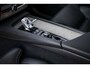 Volvo XC90 2.0 T8 Recharge AWD Ultimate Dark | Long Range | Luchtvering | 22" | Trekhaak | Bowers & Wilkins | Adaptieve Cruise Control | Panoramisch schuif/kanteldak | 360° Camera | Head-Up Display | Geventileerde/Massagestoelen |