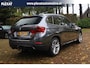 BMW X1 SDrive20i Upgrade Edition Sport Aut. | Panorama | Sportstoelen | Stoelverwarming | Facelift | Xenon | Trekhaak | Orig. NL |