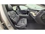 Volvo XC60 2.0 T8 Plug-in hybrid AWD Ultra Dark Zeer Compleet - MY 2026 - Luchtvering - 21” Wielen - Panorama dak - Lighting –Head up - B&W Audio - 360 Cam - Alarm - Climate - Privacy Glass – Geluidsisolerend glas