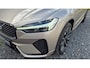 Volvo XC60 2.0 T8 Plug-in hybrid AWD Ultra Dark Zeer Compleet - MY 2026 - Luchtvering - 21” Wielen - Panorama dak - Lighting –Head up - B&W Audio - 360 Cam - Alarm - Climate - Privacy Glass – Geluidsisolerend glas