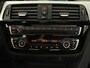 BMW 3-Serie 320i M Sport | Panoramadak | Head-Up | Leder | Stoel & achterbankverwarming | Trekhaak | Full LED | Navigatie | 19'' | Camera | Climate control