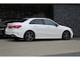 Mercedes-Benz A-klasse 180 Business Solution AMG | NAP | PANO/SCHUIFDAK | AMG-LINE | ALARM KLASSE 3 | CAMERA |