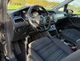 Volkswagen Touran 1.2 TSI Business 7 Persoons Panoramadak Camera Navi Stoelverwarming Clima PDC Cruise Trekhaak 17" Velgen