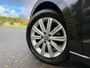 Volkswagen Touran 1.2 TSI Business 7 Persoons Panoramadak Camera Navi Stoelverwarming Clima PDC Cruise Trekhaak 17" Velgen