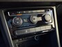 Volkswagen Touran 1.2 TSI Business 7 Persoons Panoramadak Camera Navi Stoelverwarming Clima PDC Cruise Trekhaak 17" Velgen