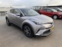 Toyota C-HR 1.8 Hybrid Style Edition automaat Afneembare trekhaak, dodehoek detectie, stoelen- & stuur verwarmd, adaptieve cruise control, achteruitrij camera