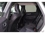 Volvo XC60 T6 Recharge AWD Core Bright - LONG RANGE - Panorama/schuifdak - IntelliSafe Assist & Surround - Adaptieve LED koplampen - Parkeercamera achter - Verwarmde voorstoelen, stuur & achterbank - Draadloze tel. lader - Standkachel - Extra getint glas - 18' LMV