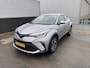 Toyota C-HR 2.0 Hybrid Dynamic 180PK! NL-auto! Keyless, navigatie, Apple CarPlay/Android Auto, achteruitrij camera, parkeersesoren v&a, adaptieve cruise control