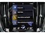 Volvo S60 Recharge T8 AWD R-Design - Panorama/schuifdak - IntelliSafe Assist - 360º Camera - Harman/Kardon audio - Adaptieve LED koplampen - Verwarmde voorstoelen & stuur - Parkeersensoren voor & achter - Elektr. bedienb. voorstoelen met geheugen - 19' LMV