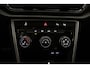 Volkswagen T-Roc Life Edition 1.5 TSI 150pk DSG Automaat Adaptive cruise control, Achteruitrijcamera, LED koplampen, Airco, DAB, Radio, App connect, Parkeersensoren