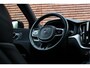 Volvo XC60 2.0 T5 Inscription | Head up display | Panoramisch schuif- /kanteldak | Verwarmde voorstoelen | Extra getint glas | Adaptive cruise control | Elektrisch inklapbare trekhaak | Achteruitrijcamera |