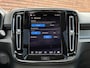 Volvo EC40 Extended Range Plus Black Edition | Elektrisch verstelbare stoelen voor met memory functie | Extra getint glas achter | Apple carplay/Android auto | Achteruit rij camera | Harman Kardon Geluidsinstallatie | Adaptieve cruise control | Keyless entry/start | 20'' Lichtmetalen velgen | Panoramisch dak met schuif-/kantel functie | verwarmbaar stuurwiel/stoelen voor |