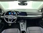 Volkswagen Golf 1.0 eTSI Life | 110 PK | Automaat | Camera | Navigatie | Carplay | Climatronic (Automatische Airco) | 3-Zone Airco |