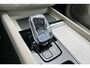 Volvo XC60 T8 Plug-in hybrid AWD Ultra Bright | Luchtvering | Trekhaak | Verwarmbare voorstoelen | Verwarmbaar stuurwiel | Massagefunctie voorstoelen | Verwarmbare achterbank | Premium audio by Bowers & Wilkins | Panoramadak | Rondom zichtcamera | 21 inch Lichtmetalen velgen | Alarmklasse 3