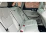 Volvo XC60 T8 Plug-in hybrid AWD Ultra Bright | Luchtvering | Trekhaak | Verwarmbare voorstoelen | Verwarmbaar stuurwiel | Massagefunctie voorstoelen | Verwarmbare achterbank | Premium audio by Bowers & Wilkins | Panoramadak | Rondom zichtcamera | 21 inch Lichtmetalen velgen | Alarmklasse 3