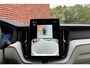 Volvo XC60 T8 Plug-in hybrid AWD Ultra Bright | Luchtvering | Trekhaak | Verwarmbare voorstoelen | Verwarmbaar stuurwiel | Massagefunctie voorstoelen | Verwarmbare achterbank | Premium audio by Bowers & Wilkins | Panoramadak | Rondom zichtcamera | 21 inch Lichtmetalen velgen | Alarmklasse 3