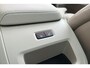 Volvo XC60 T8 Plug-in hybrid AWD Ultra Bright | Luchtvering | Trekhaak | Verwarmbare voorstoelen | Verwarmbaar stuurwiel | Massagefunctie voorstoelen | Verwarmbare achterbank | Premium audio by Bowers & Wilkins | Panoramadak | Rondom zichtcamera | 21 inch Lichtmetalen velgen | Alarmklasse 3