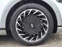 Hyundai Ioniq 5 Lounge AWD 77.4 kWh 325pk / Fabrieksgarantie tot 02-2029 / Batterijgarantie 8 jaar / 100% SOH / 1600kg Trekgewicht / Origineel NL Auto / Panoramadak / Camera buitenspiegels / DAB / Bose audio / HUD / Navigatie / Stuur-, voorstoel- en achterbank verwarming / Stoelventilatie /