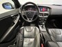 Volvo V40 2.0 T4 Business Sport | Navigatie | LM Velgen 17" | Panoramadak | Lederen Bekleding | Voorstoelen Verwarmd | Cruise Control | Airco |