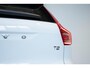 Volvo XC40 T2 Automaat Momentum | Stoelverwarming | Navigatie | Parkeersensoren voor + achter | Parkeercamera | Verwarmbaar stuurwiel | 23.126km! | Apple carplay/Android auto | Volvo on Call