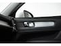Volvo XC40 T2 Automaat Momentum | Stoelverwarming | Navigatie | Parkeersensoren voor + achter | Parkeercamera | Verwarmbaar stuurwiel | 23.126km! | Apple carplay/Android auto | Volvo on Call