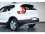 Volvo XC40 T2 Automaat Momentum | Stoelverwarming | Navigatie | Parkeersensoren voor + achter | Parkeercamera | Verwarmbaar stuurwiel | 23.126km! | Apple carplay/Android auto | Volvo on Call