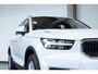 Volvo XC40 T2 Automaat Momentum | Stoelverwarming | Navigatie | Parkeersensoren voor + achter | Parkeercamera | Verwarmbaar stuurwiel | 23.126km! | Apple carplay/Android auto | Volvo on Call