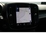 Volvo XC40 T2 Automaat Momentum | Stoelverwarming | Navigatie | Parkeersensoren voor + achter | Parkeercamera | Verwarmbaar stuurwiel | 23.126km! | Apple carplay/Android auto | Volvo on Call