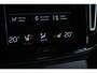 Volvo XC40 T2 Automaat Momentum | Stoelverwarming | Navigatie | Parkeersensoren voor + achter | Parkeercamera | Verwarmbaar stuurwiel | 23.126km! | Apple carplay/Android auto | Volvo on Call