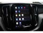 Volvo XC60 T6 Plug-in hybrid AWD Ultra Dark | Adaptive Cruise & Pilot Assist | Panoramisch Schuif-/Kanteldak | Semi- Elektrische Trekhaak | 360-Camera | Harman Kardon Premium Audio | Draadloze Telefoonlader