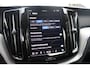 Volvo XC60 T6 Plug-in hybrid AWD Ultra Dark | Adaptive Cruise & Pilot Assist | Panoramisch Schuif-/Kanteldak | Semi- Elektrische Trekhaak | 360-Camera | Harman Kardon Premium Audio | Draadloze Telefoonlader