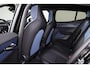 Volvo EX30 Single Motor Extended Range Ultra 69 kWh - Getint glas v.a. B-stijl - Panoramadak - 360º Camera - Harman Kardon audio - Elektrisch bedienbare voorstoelen - Adaptive Cruise Control - Pilot Assist - BLIS dodehoekassistentie - Keyless Drive - Elektr. bedienbare achterklep - Parkeersensoren voor & achter - 19' LMV - Google infotainment met Google Maps navigatie