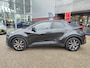 Toyota C-HR Hybrid 140 FIRST EDITION STOEL/STUURVERW 4S-BANDEN BLIND SPOT EL-ACHTERKLEP PARK-SENSOREN CAMERA NAVI APPLE/ANDROID KEYLESS LED 18'' LM-VELGEN